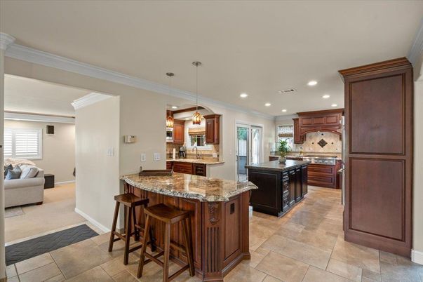 Dining room, Interior, Kitchen, Pendant Lights, Recessed Lighting, Stainless Steel Appliances