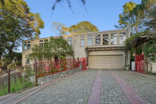 Attached, Exterior, Facade, Brick Facade, Rowhouse