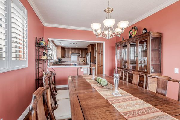 Chandelier, Dining room, Interior, Kitchen, Stainless Steel Appliances