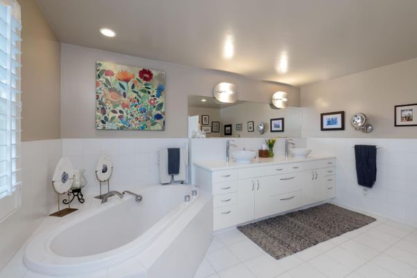 Bathroom, Dual Sink Vanities, Interior, Recessed Lighting