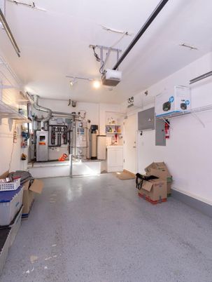 Garage, Interior
