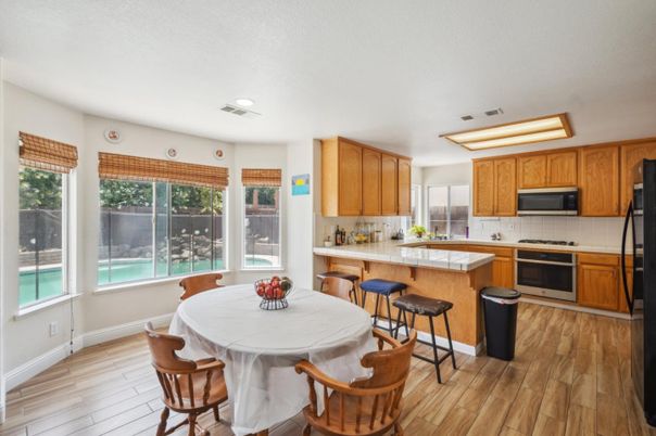 Dining room, Interior, Kitchen, Recessed Lighting, Wood Texture Flooring