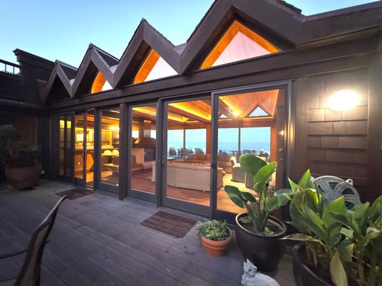 Exterior, Facade, Water, Modern