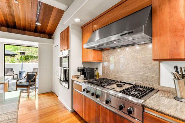 Dining room, Interior, Kitchen, Recessed Lighting, Stainless Steel Appliances, Wooden Ceilings, Wood Texture Flooring