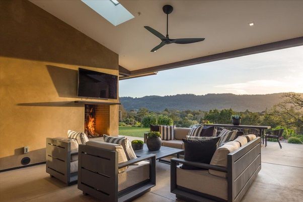 Exterior, Fireplace, Recessed Lighting