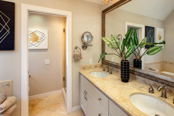Bathroom, Dual Sink Vanities, Interior