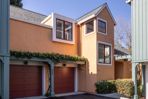 Attached, Exterior, Facade, Modern