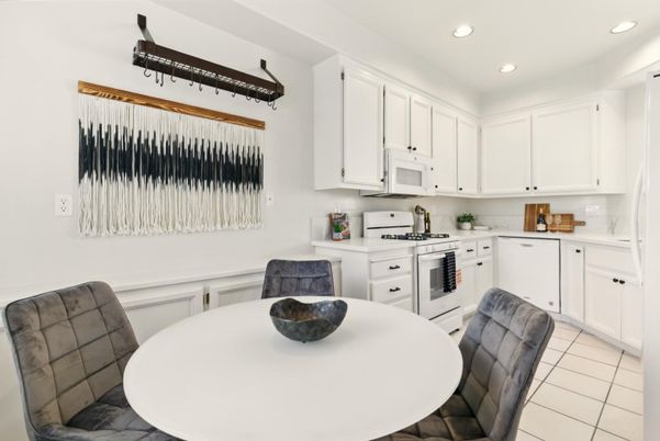 Dining room, Interior, Kitchen, Recessed Lighting
