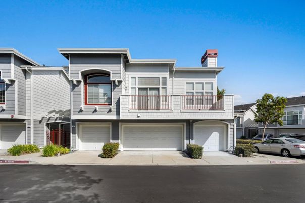 Attached, Exterior, Facade, Rowhouse