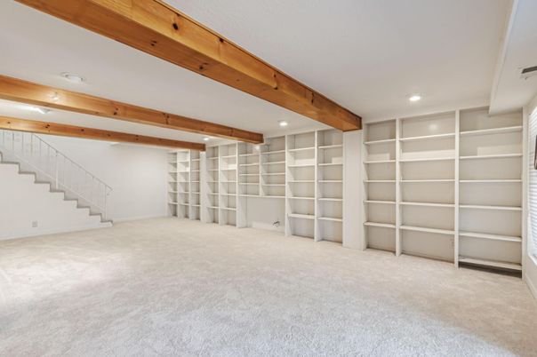 Empty room, Interior, Recessed Lighting, Wooden Beams