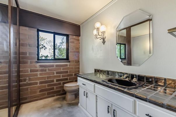 Bathroom, Interior, Stone Walls, Tile Countertops