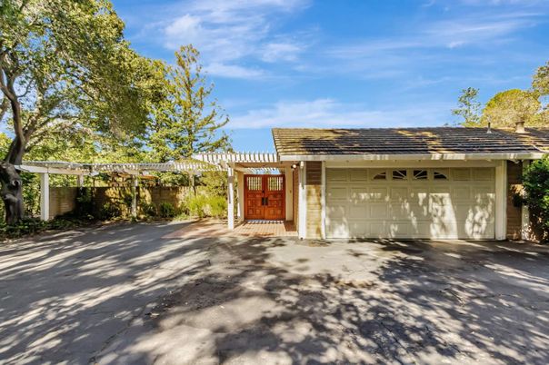 Detached Garage, Exterior