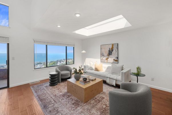 Interior, Living room, Recessed Lighting, Water, Wood Texture Flooring