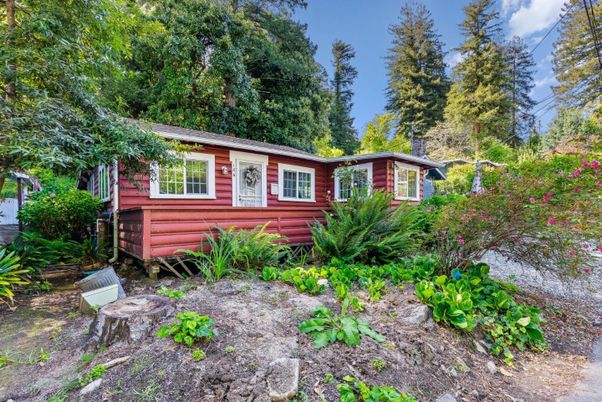 Backyard, Exterior, Facade, Log Home