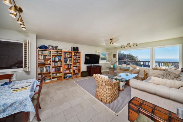 Interior, Living room, Water