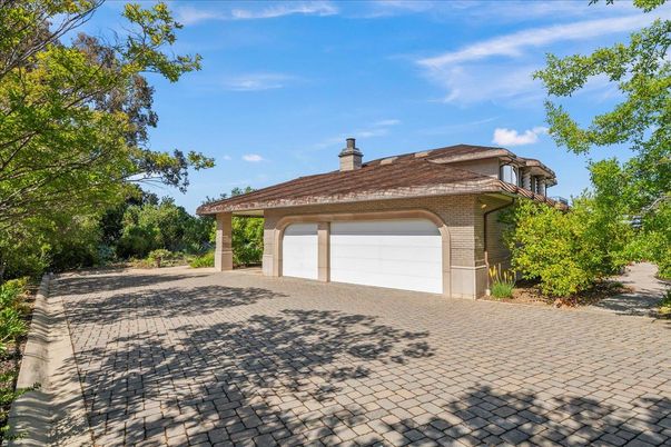 Detached Garage, Exterior