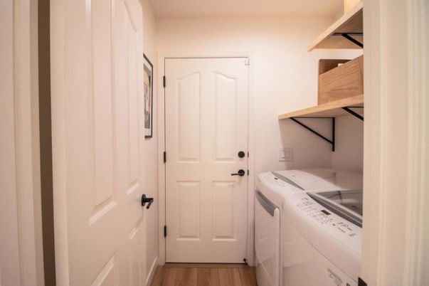 Interior, Washer, Wood Texture Flooring