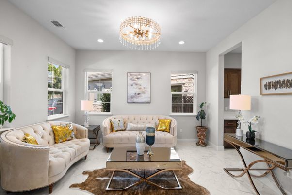 Chandelier, Interior, Living room, Marble, Recessed Lighting