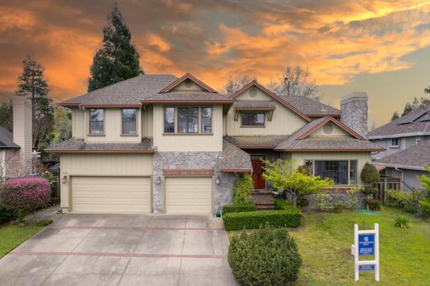 Attached, Exterior, Facade, Solar Panels, Queen Anne Victorian