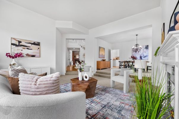 Chandelier, Dining room, Interior, Living room