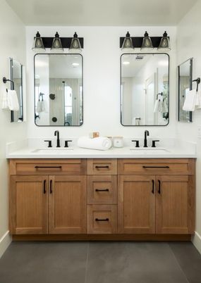 Bathroom, Dual Sink Vanities, Interior