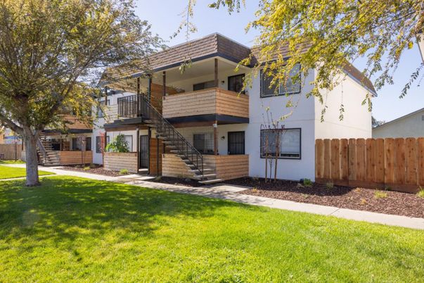 Backyard, Exterior, Facade, Modern