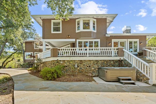 Exterior, Hot Tub