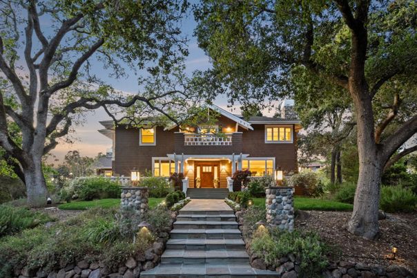 Backyard, Exterior, Facade, Split Level