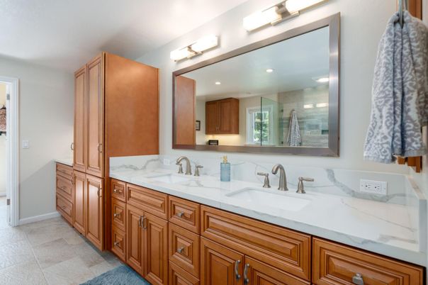 Bathroom, Dual Sink Vanities, Interior