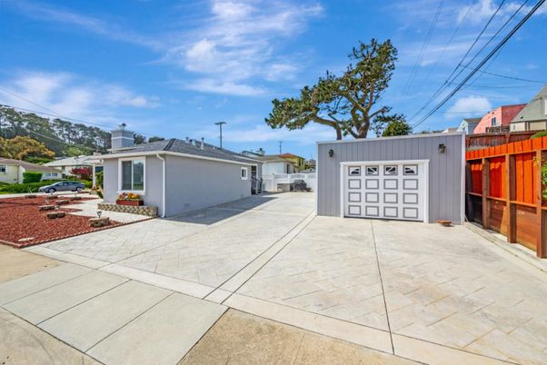 Detached Garage, Exterior