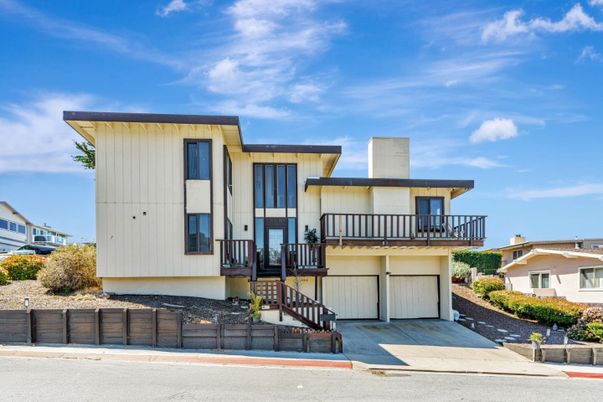Attached, Exterior, Facade, Modern