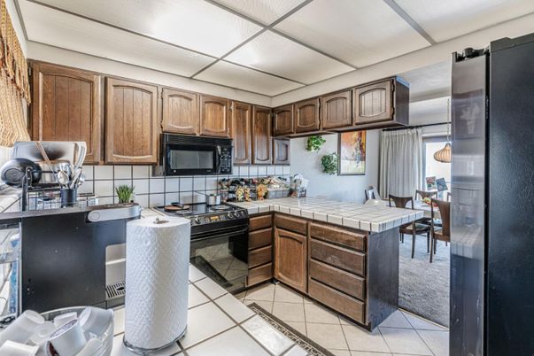 Dining room, Interior, Kitchen, Tile Countertops