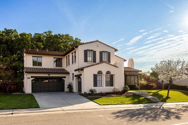 Attached, Exterior, Facade, Spanish Mediterranean