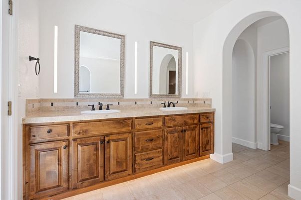 Bathroom, Dual Sink Vanities, Interior