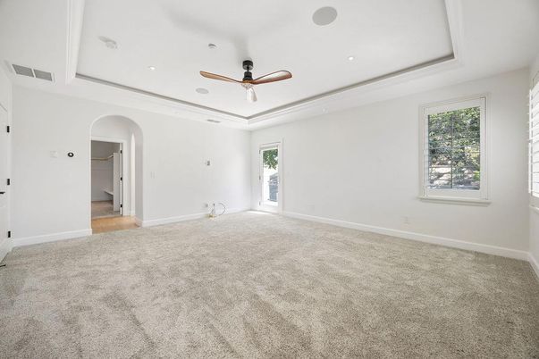 Empty room, Interior, Recessed Lighting