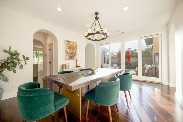 Chandelier, Dining room, Interior, Recessed Lighting, Wood Texture Flooring
