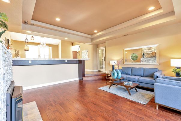 Interior, Living room, Pendant Lights, Recessed Lighting, Wood Texture Flooring