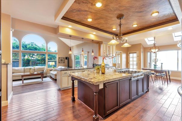 Dining room, Interior, Kitchen, Living room, Pendant Lights, Recessed Lighting, Wood Texture Flooring