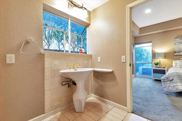 Bathroom, Interior, Recessed Lighting