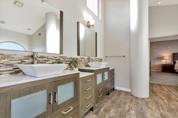 Bathroom, Dual Sink Vanities, Interior, Wood Texture Flooring