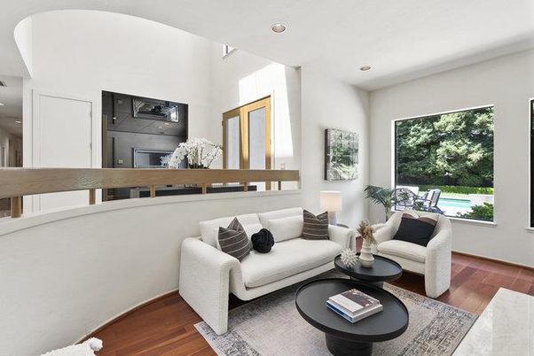 Interior, Living room, Recessed Lighting, Wood Texture Flooring