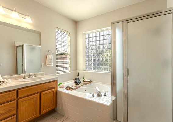 Bathroom, Interior, Tile Countertops