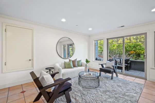 Fitness Equipment, Interior, Living room, Recessed Lighting