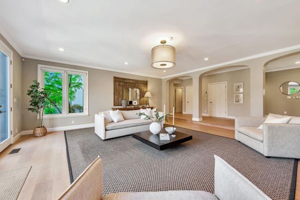 Interior, Living room, Recessed Lighting, Wood Texture Flooring