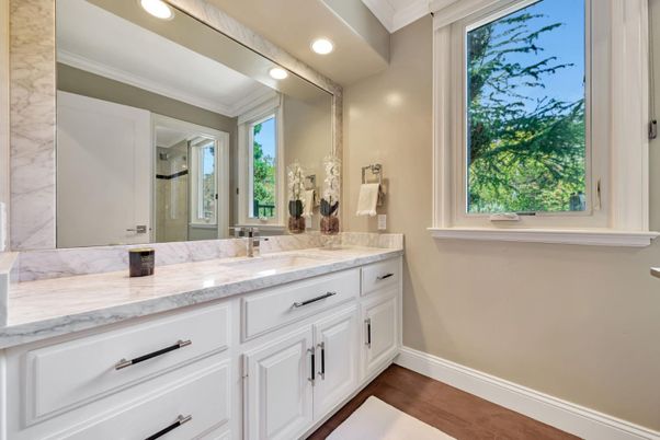 Bathroom, Interior, Recessed Lighting, Wood Texture Flooring