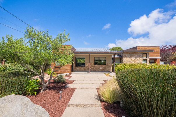 Attached, Exterior, Facade, Brick Facade, Ranch