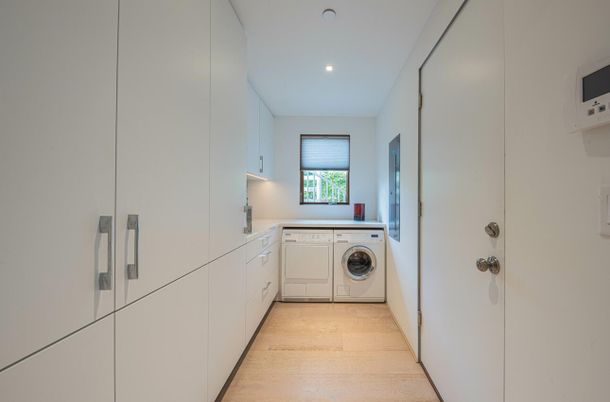 Interior, Washer