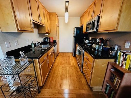 Interior, Kitchen, Pendant Lights, Wood Texture Flooring
