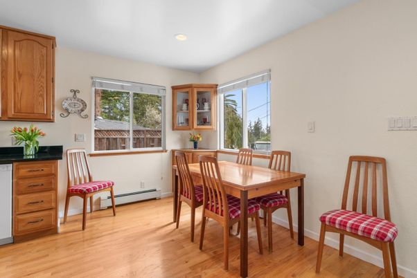 Dining room, Interior, Recessed Lighting, Wood Texture Flooring