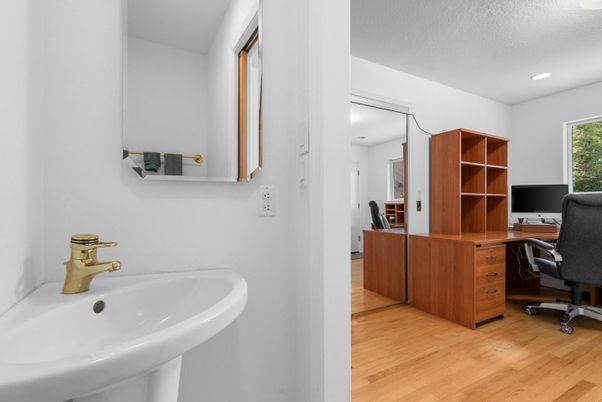 Bathroom, Home Office, Interior, Recessed Lighting, Wood Texture Flooring